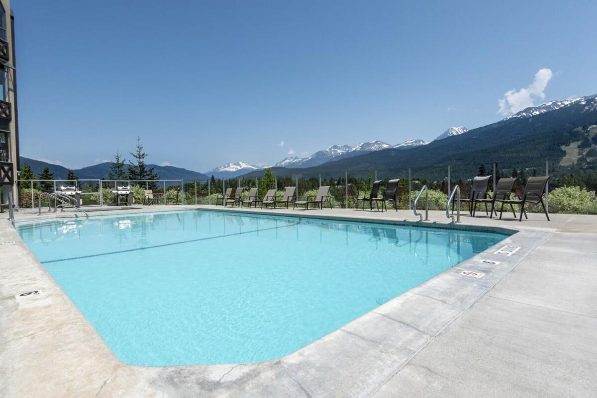 Ironwoods On Blueberry Hill By Whistler Blackcomb Vacation Rentals Экстерьер фото