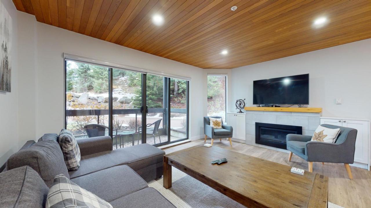 Ironwoods On Blueberry Hill By Whistler Blackcomb Vacation Rentals Экстерьер фото