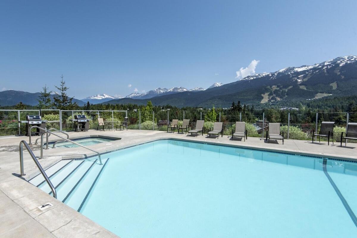Ironwoods On Blueberry Hill By Whistler Blackcomb Vacation Rentals Экстерьер фото
