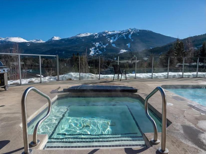 Ironwoods On Blueberry Hill By Whistler Blackcomb Vacation Rentals Экстерьер фото